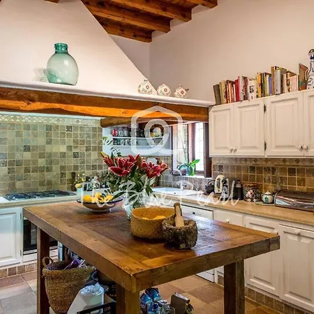 Villa Casona Morna, By The Blue Pearl *